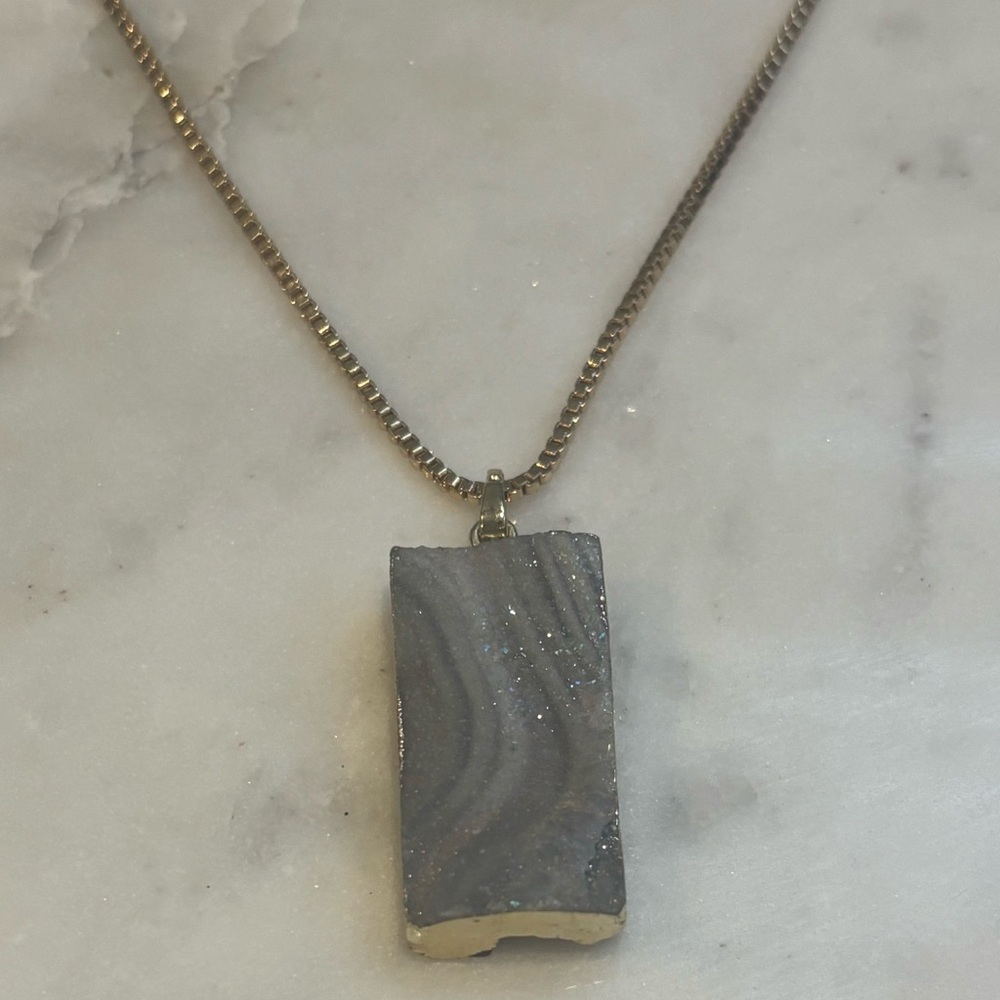 Elegant Gold and Stone Pendant Necklace